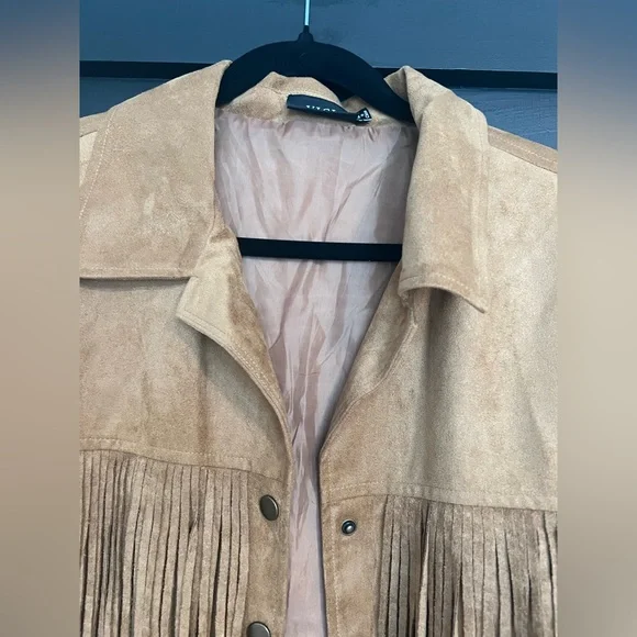 VICI Even Ember Suede Fringe Jacket in Camel, Size Small - Picture 9 of 12
